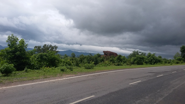 ছবিঃ লাতেহারের পথ